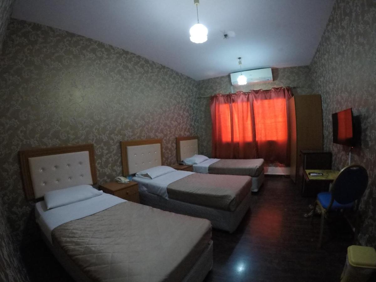 New Avon Hotel Дубай Экстерьер фото